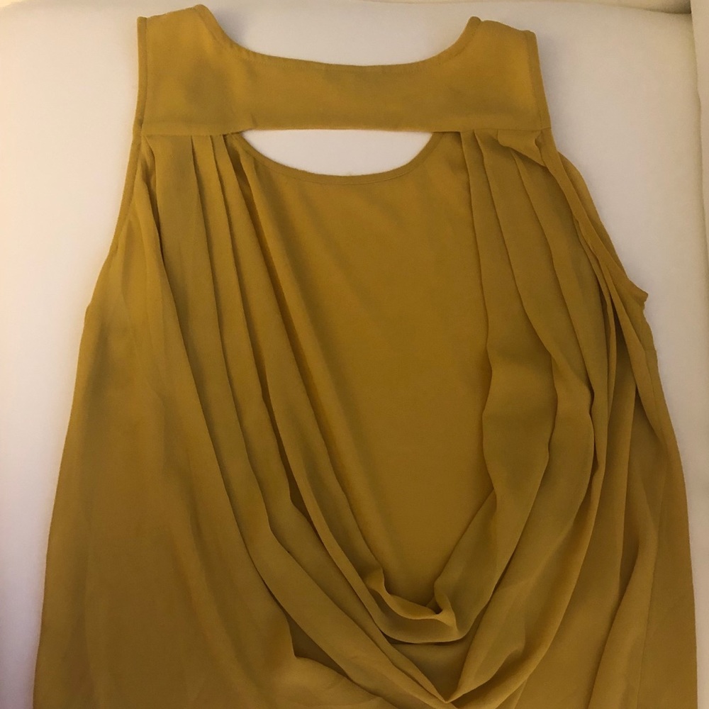 Mustard top